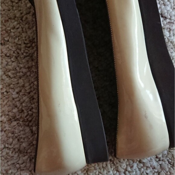 Salvatore Ferragamo beige Patent Leather wedges size 7.5 - Picture 10 of 12